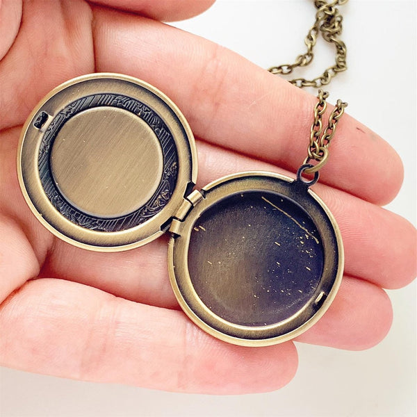 Cat Necklace Locket Cat Jewelry Photo Locket Cat Lover Gift Pet Memorial-Lydia's Vintage | Handmade Personalized Vintage Style Necklaces, Lockets, Earrings, Bracelets, Brooches, Rings
