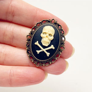 Skull Brooch Pirate Hat Pin Pirate Costume Jolly Roger Cameo Jewelry-Lydia's Vintage | Handmade Custom Cosplay, Pirate Inspired Style Necklaces, Earrings, Bracelets, Brooches, Rings
