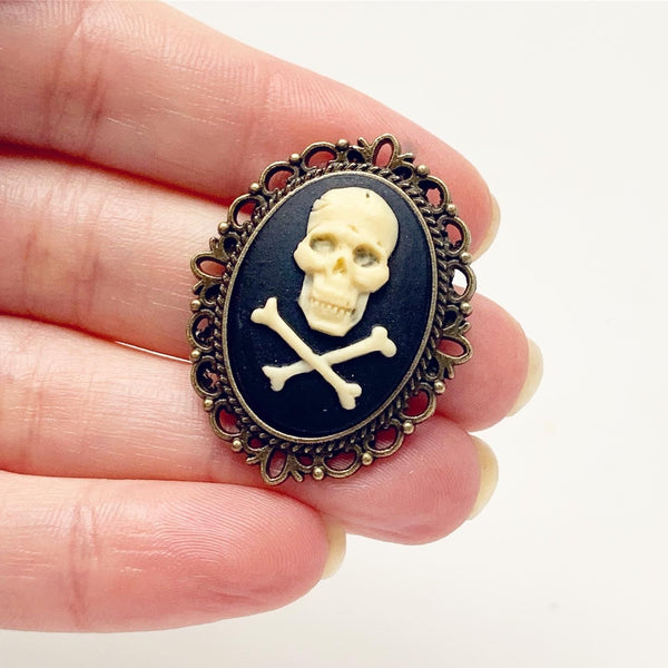 Skull Brooch Pirate Hat Pin Pirate Costume Jolly Roger Cameo Jewelry-Lydia's Vintage | Handmade Custom Cosplay, Pirate Inspired Style Necklaces, Earrings, Bracelets, Brooches, Rings