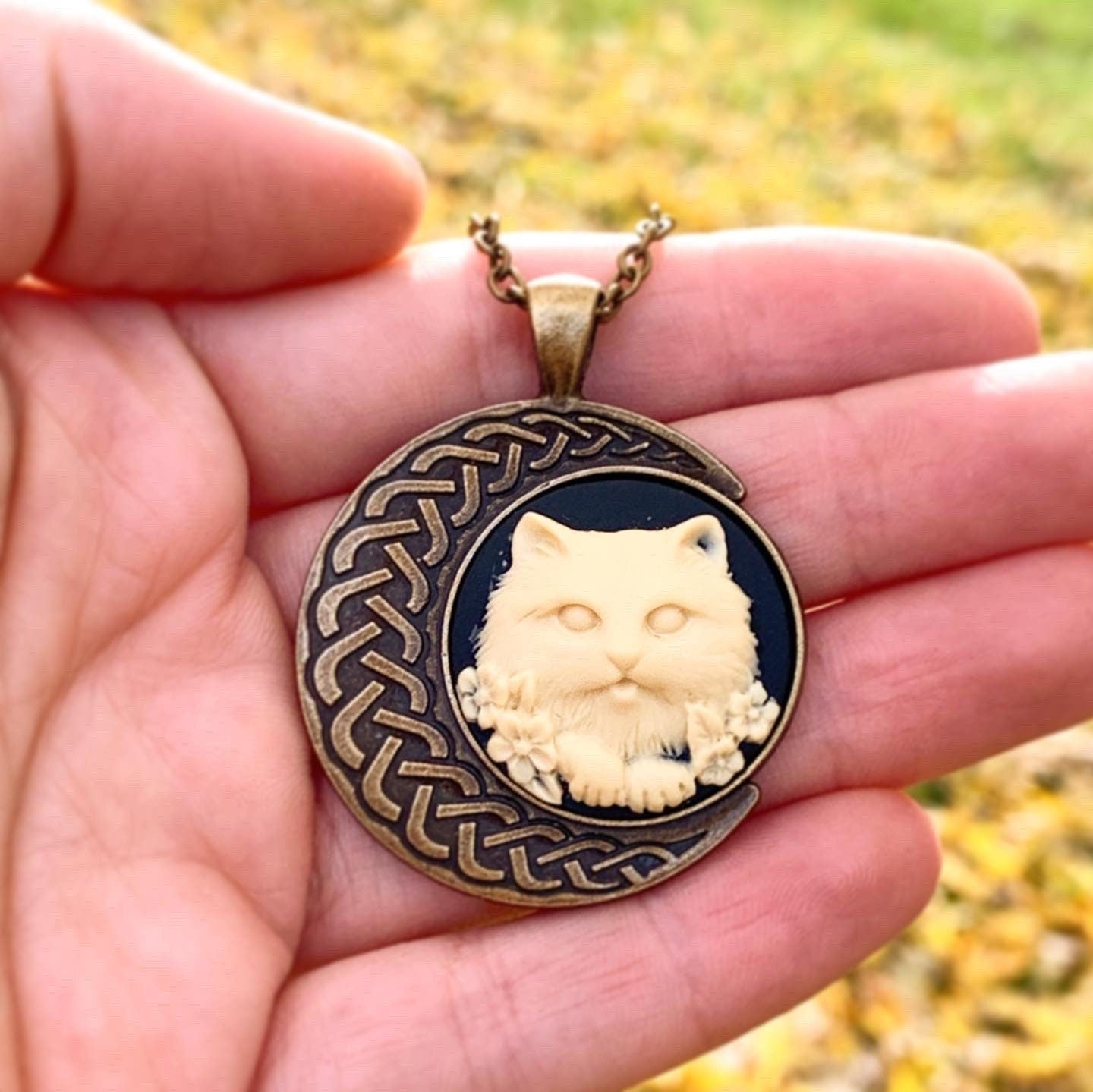 Cat cameo store pendant